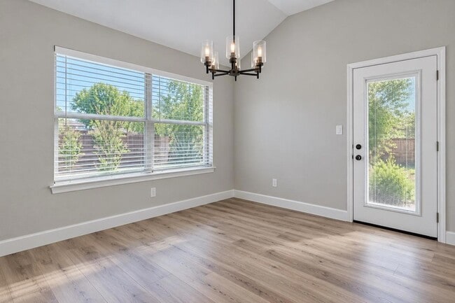 Building Photo - 5928 Lomita Verde Cir