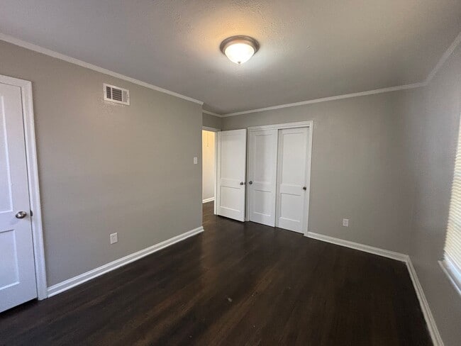 Building Photo - 4699 Given Ave