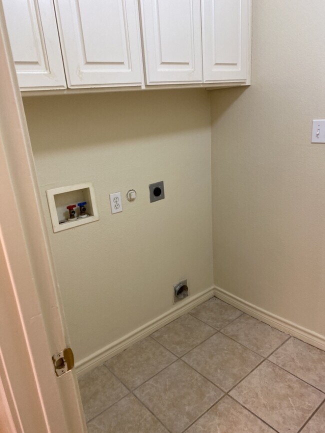 Building Photo - Townhome 3/2/2 in Arlington