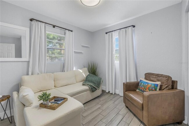 Building Photo - 3605 W Iowa Ave