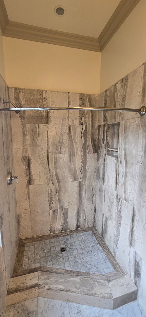 Building Photo - Beautiful Home With Incredible Views