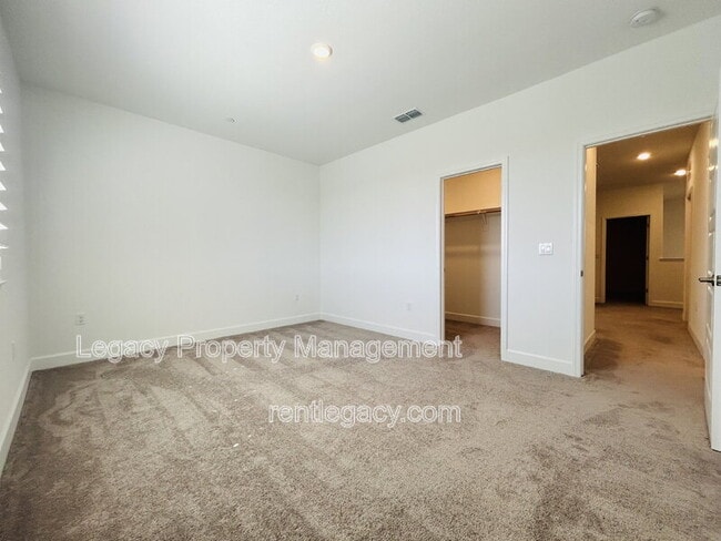 Building Photo - 4096 Azul Way