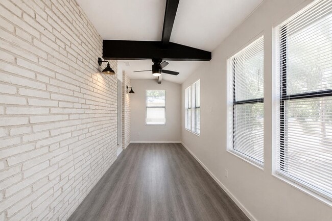 Building Photo - 222 Watkins Point