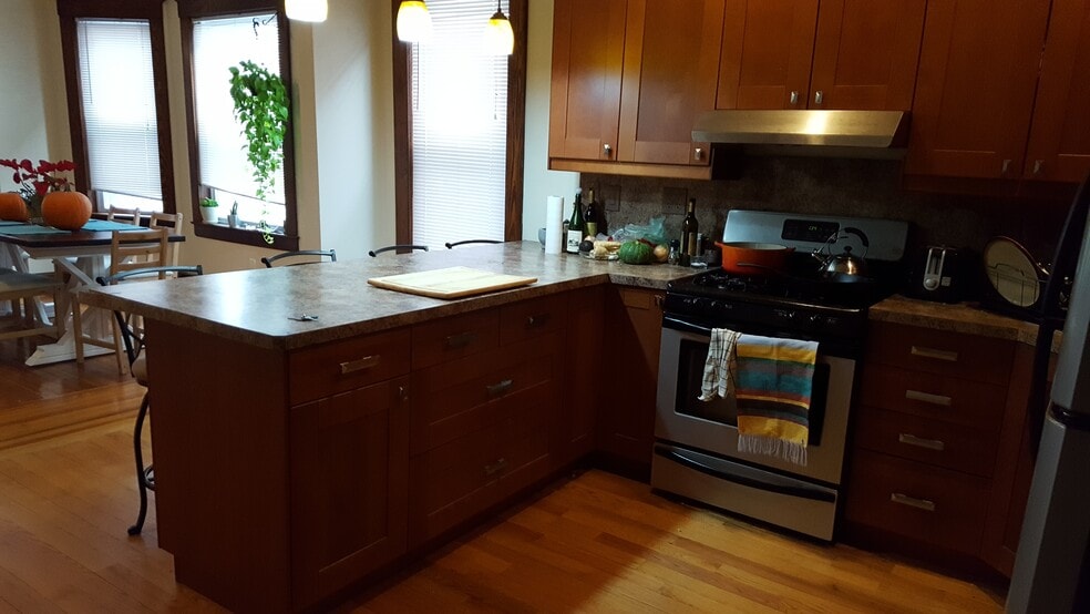 Building Photo - 78 Lawrence St