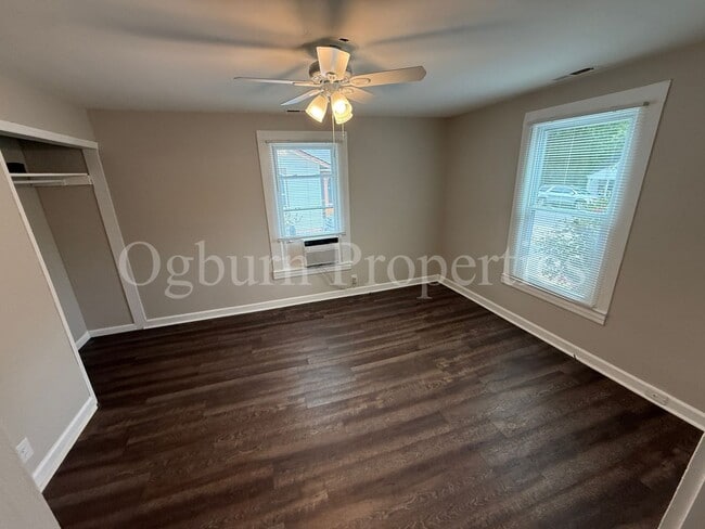 Building Photo - 4008 Leo St