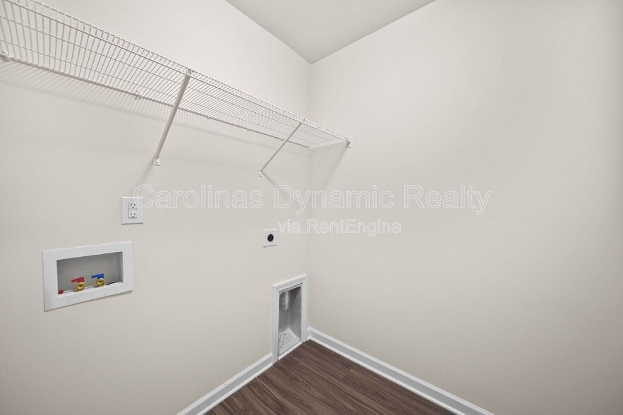 Building Photo - 711 Lackey St