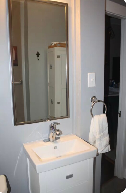 Building Photo - 651 Merwin Ave