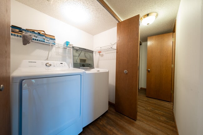 Building Photo - 4892 Bluff Heights Trail SE