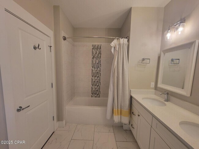 Building Photo - 100 Sea Breeze Cir