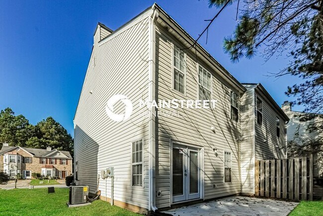 Building Photo - 2 Bedroom Pet-Friendly Home in Atlanta, GA with Main Street Renewal
