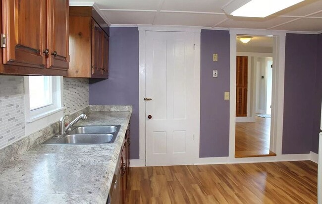 Building Photo - 35 Canaan St