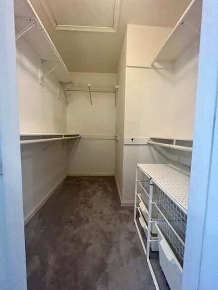 Building Photo - 206 Connery Terrace SW