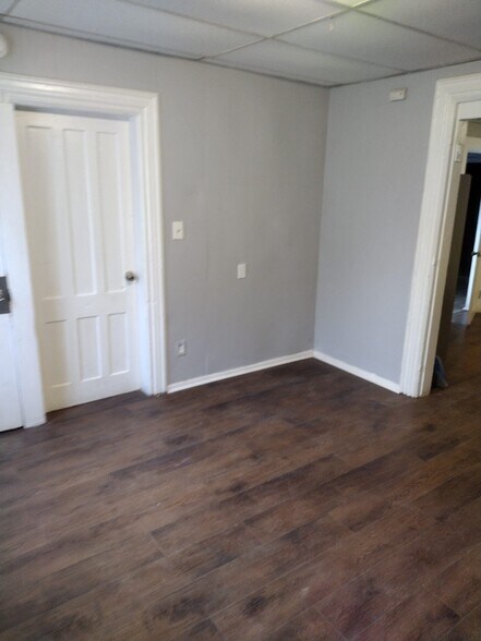 Primary Photo - 3159 6th Ave