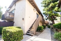 Building Photo - Spacious 1 Bedroom Condo in the Gated Park Bristol Community