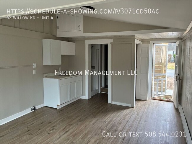 Building Photo - 62 Willow Rd