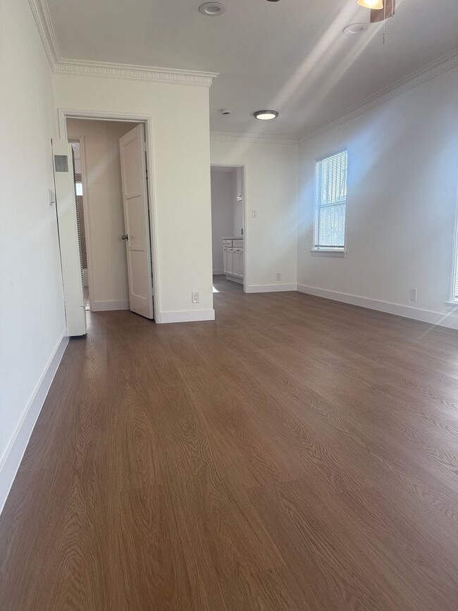 Building Photo - 2918 11th Ave