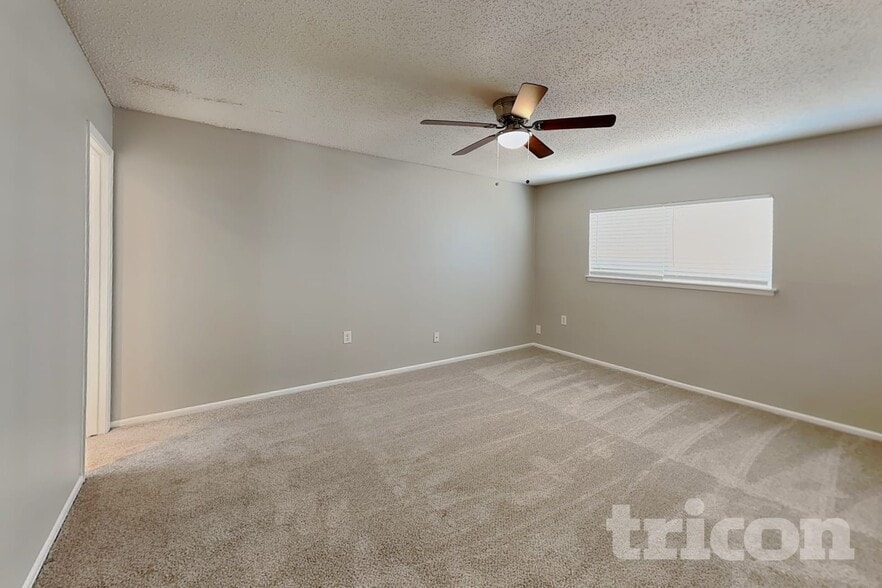 Building Photo - 5815 Brambletree St
