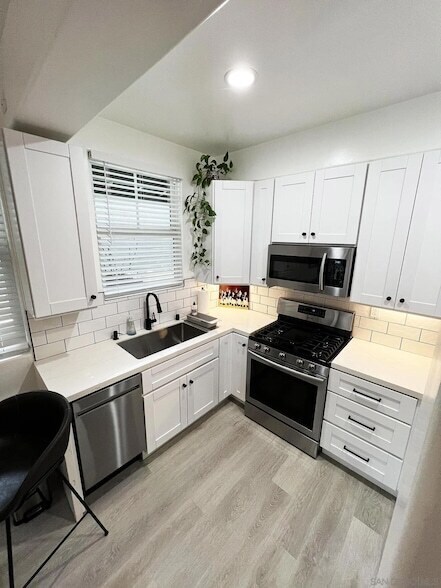 Building Photo - 280 Hillcrest Dr