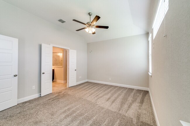 Building Photo - Waterford Park 3 Bed Single Story Home