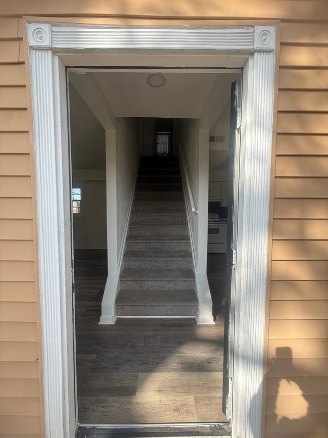 Building Photo - Central Portsmouth