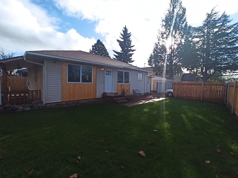 Building Photo - 4510 SE 99th Ave
