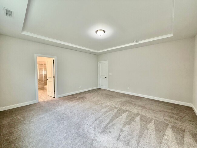 Building Photo - Incredible 4BD, 3BA Raleigh Home in the De...