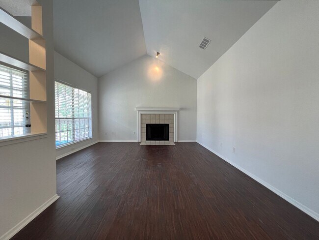 Building Photo - 3140 Devonshire Dr