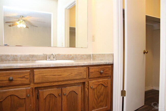 Building Photo - 7608 Wilshire Rd