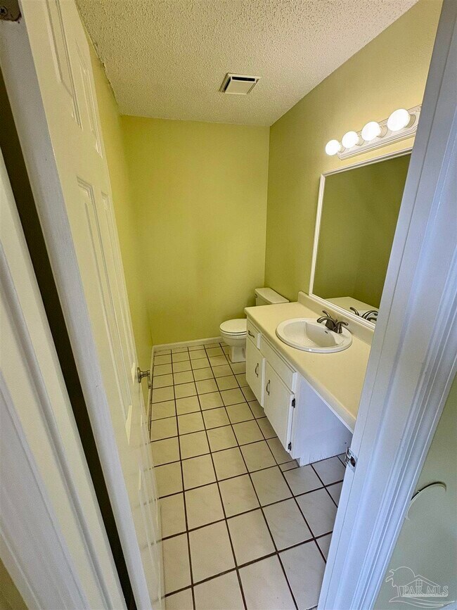 Building Photo - 193 E Burgess Rd