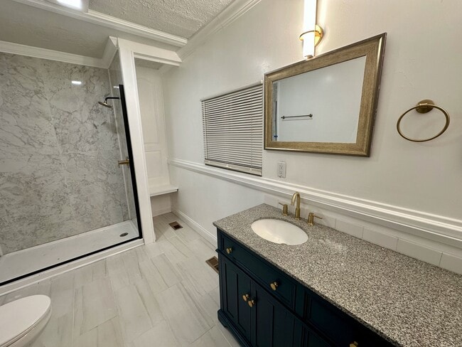 Building Photo - 5636 Hopkins Rd