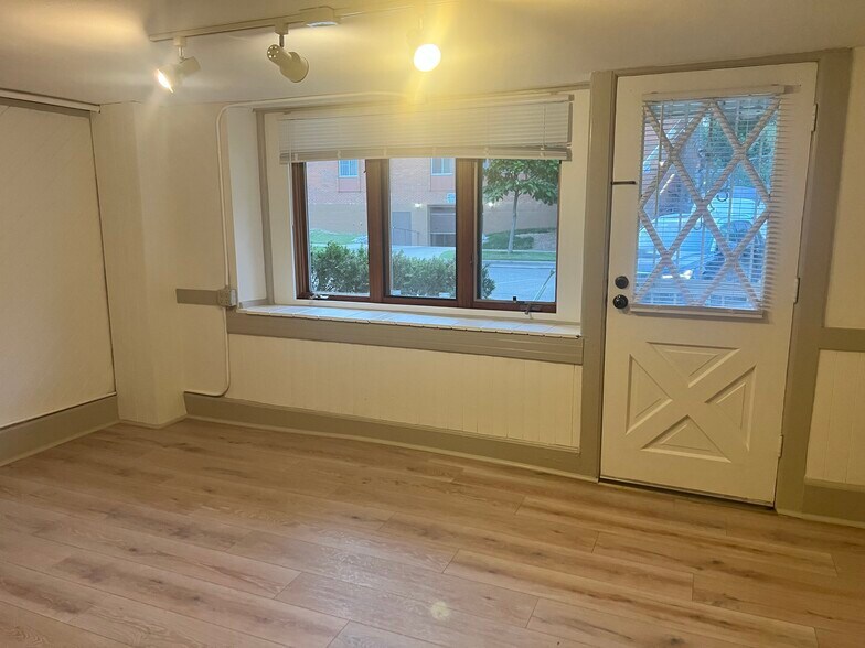Living Room - 1815 East Greenwich Ave