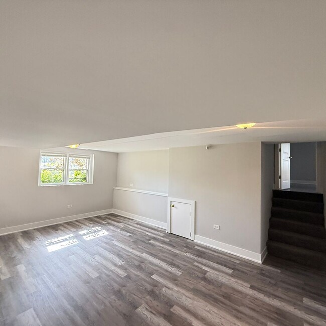 Building Photo - 4240 Gilbert Ave