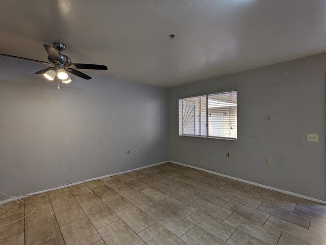 Building Photo - 12221 W Bell Rd