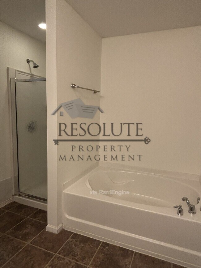 Building Photo - 318 Anterbury Dr