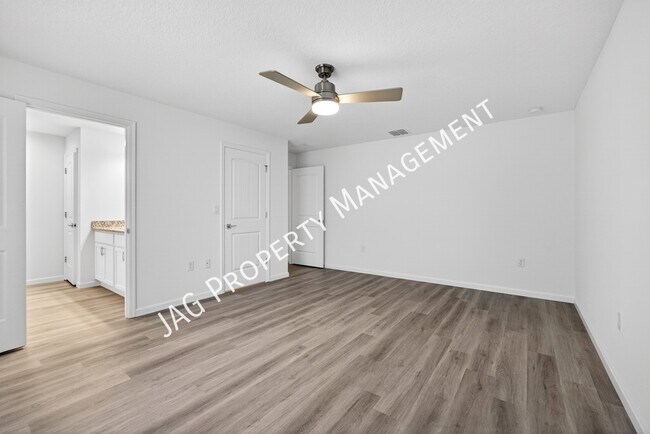 Building Photo - 728 Cornelia Ave SE