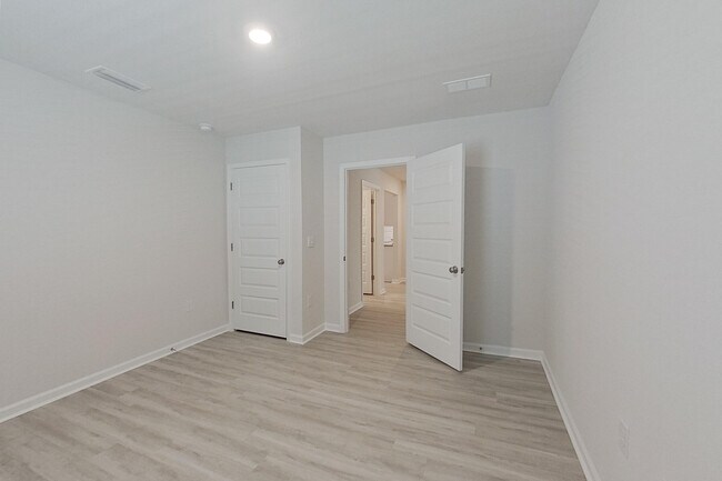 Building Photo - 4647 Malay Cir