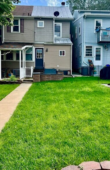 Building Photo - 127 W Penn Ave