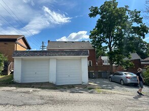 Building Photo - 364 Broadmoor Ave