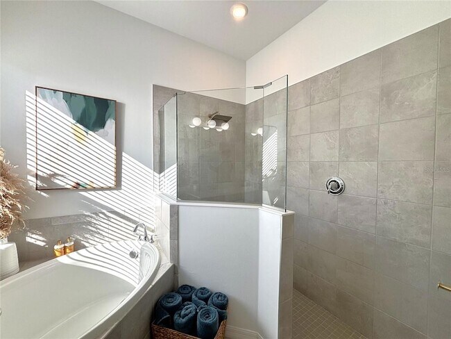 Building Photo - 17510 Jadestone Ct