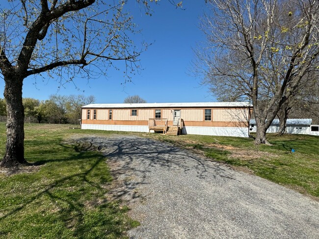 Primary Photo - 3/2 close to Kings Mtn, Shelby, I-85 and H...