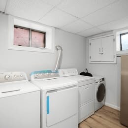 Building Photo - 5201 Banks Pl NE