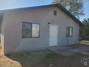 Building Photo - House for rent in Brawley!