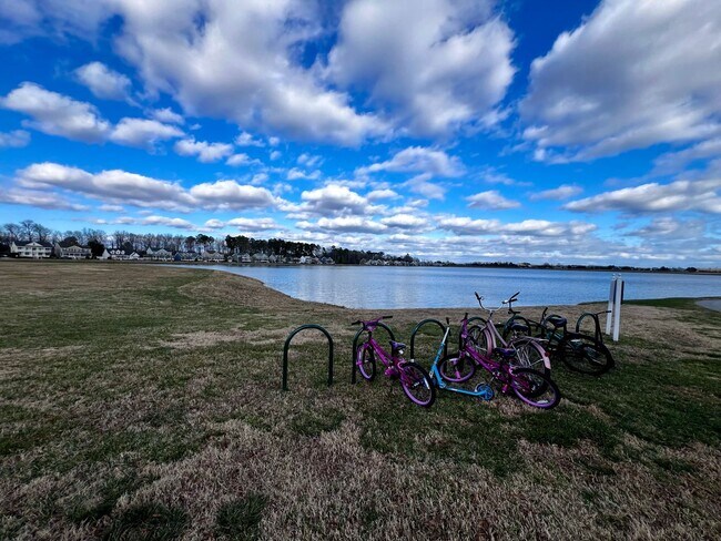 Building Photo - Beautiful Corner Lot, Single Family Home, in Sherwood Lakes.