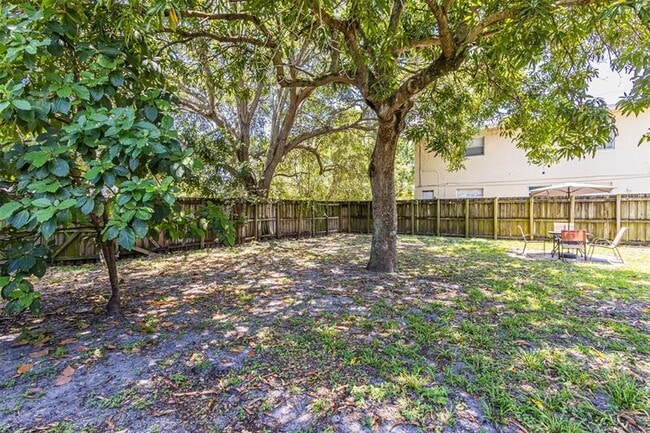 Building Photo - 508 NW 8th Ave