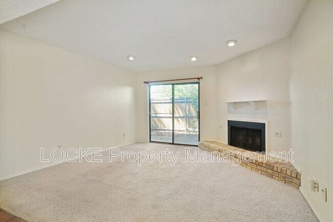 Building Photo - 4920 Byers Ave