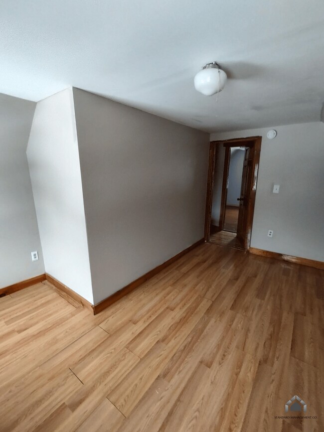 Building Photo - 328 N Pond Rd