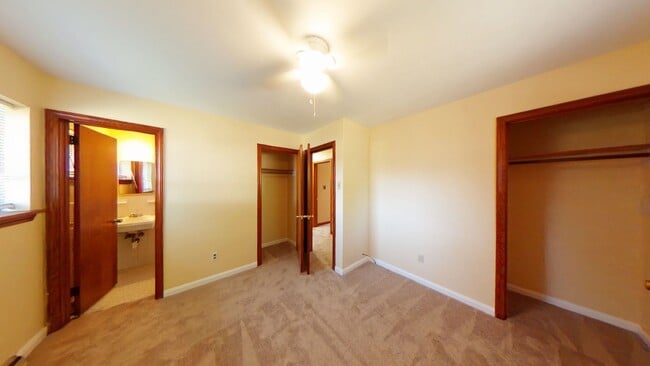 Building Photo - Brick Ranch Near Newport News City Center For Rent
