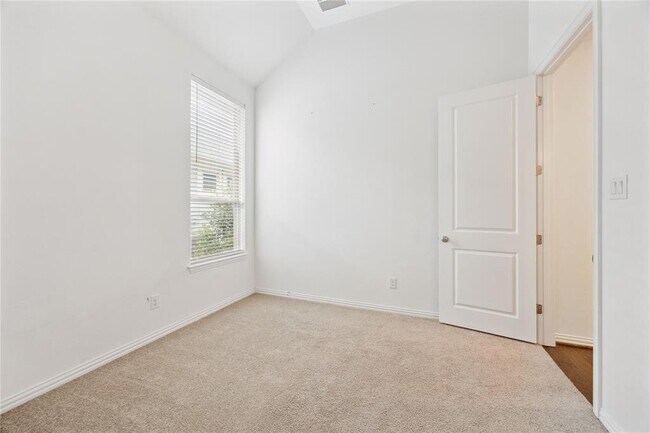 Building Photo - 1329 Marina Grand Terrace