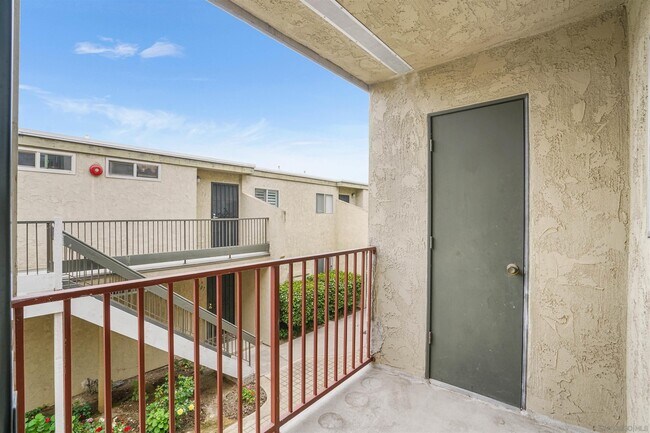 Building Photo - 6675 Mission Gorge Rd