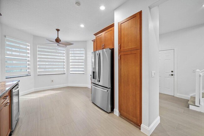 Building Photo - 5855 NW 42nd Way